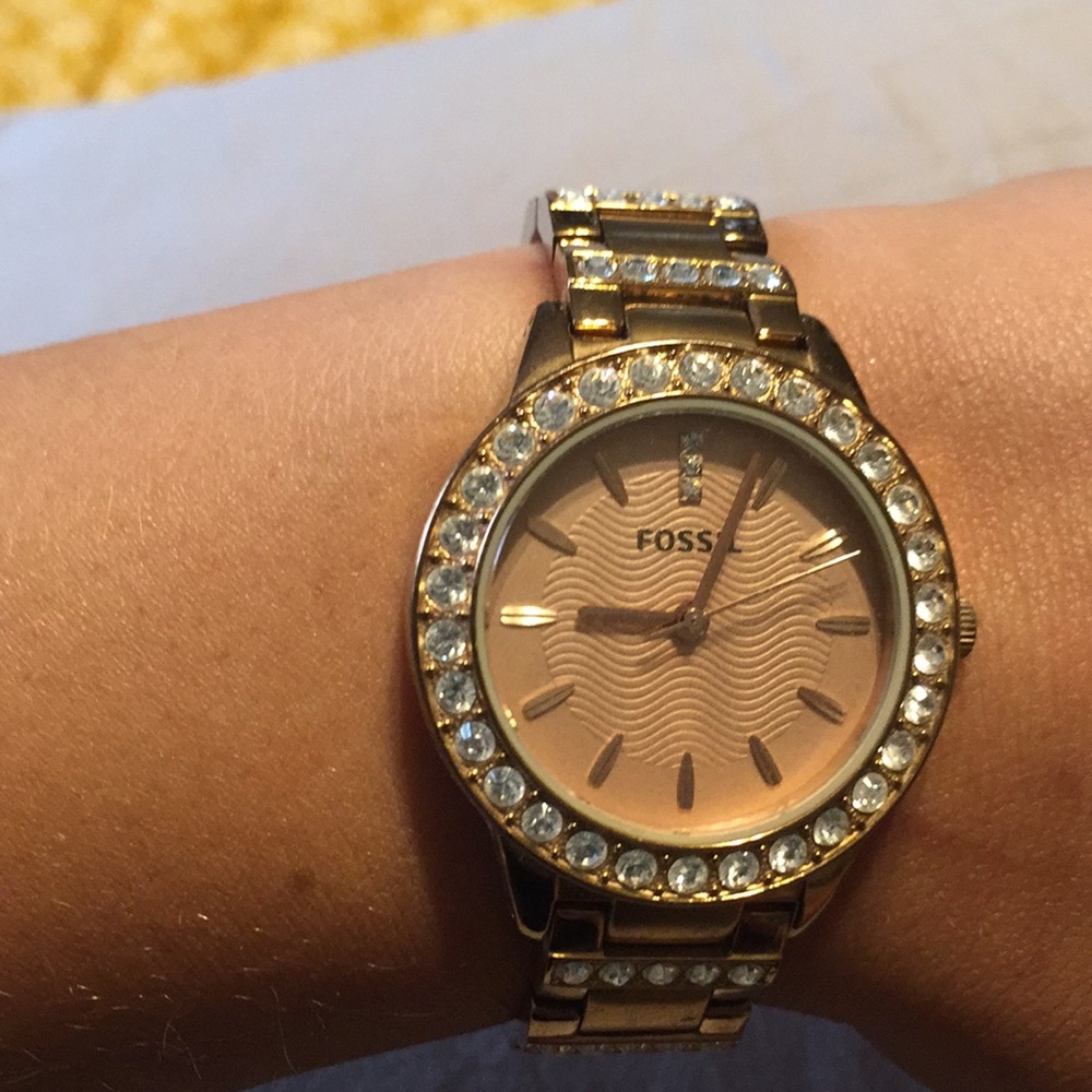 Rose gold Fossil watch in good condition
